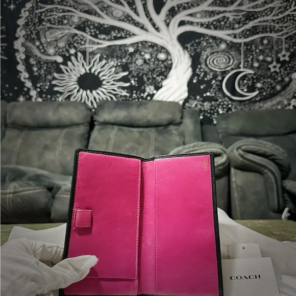 Vintage Coach Signature Brown and Black Card Holder - Picture 11 of 16